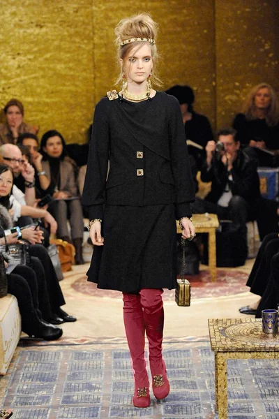 Look 12